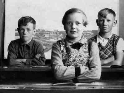 Schoolfoto met Roelof, Tina en Bertus Bouwman