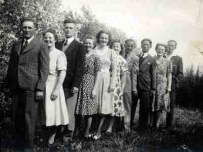 Broers en zussen Bouwman bij 35 jarig huwelijksfeest ouders