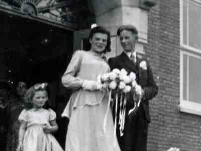 Trouwfoto Bertus en Griet Bouwman met Diny en Tineke