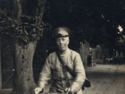 Albert Bouwman als postbode