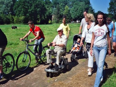 De traditionele wandeling familiedag familie Bouwman