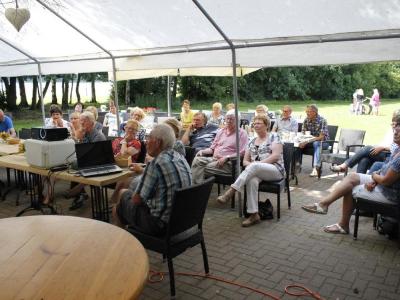 voor De Blokhut in Ellertshaar
