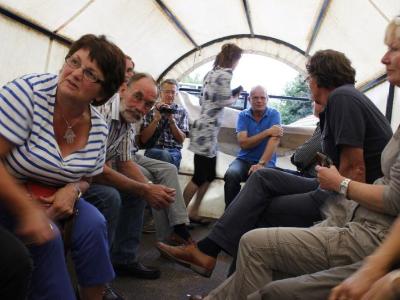 Diny Pals, Aalt Zwart, Gerrit Slomp, in de huifkar