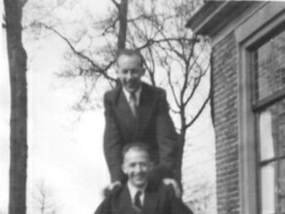 Henk (achter) en Roelof Bouwman